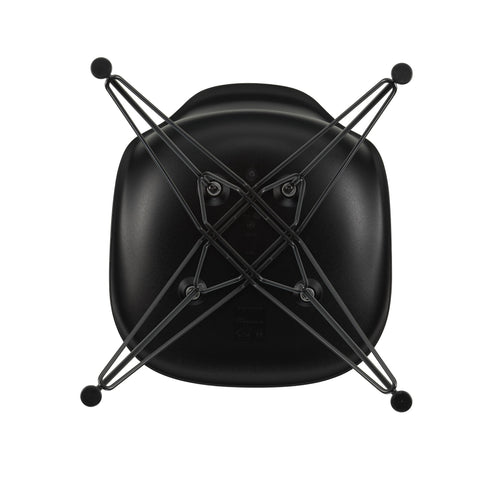 Cadeira Eames DSR em Plástico / Base Preta